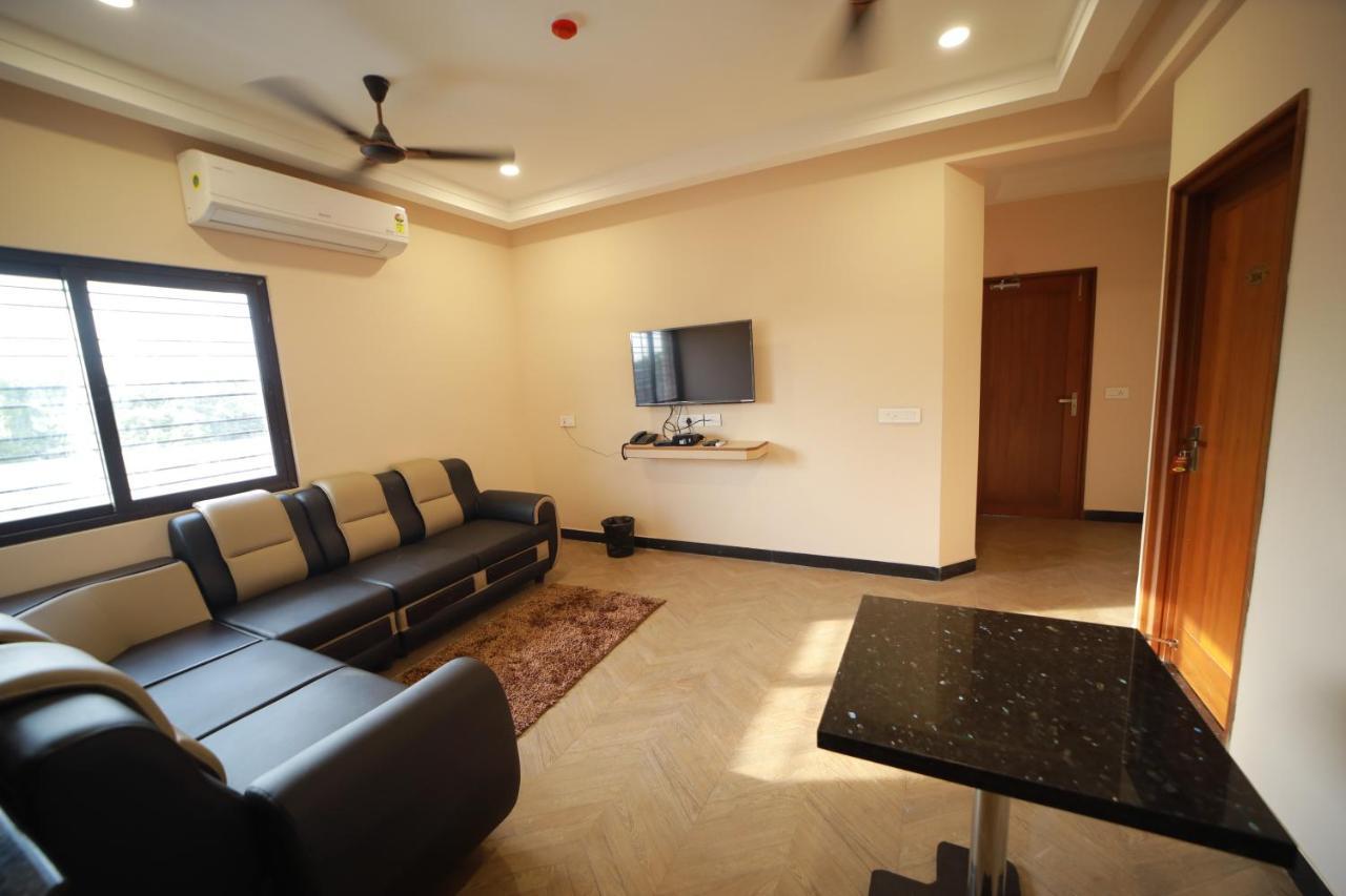 Majestic Hotel Madurai Extérieur photo