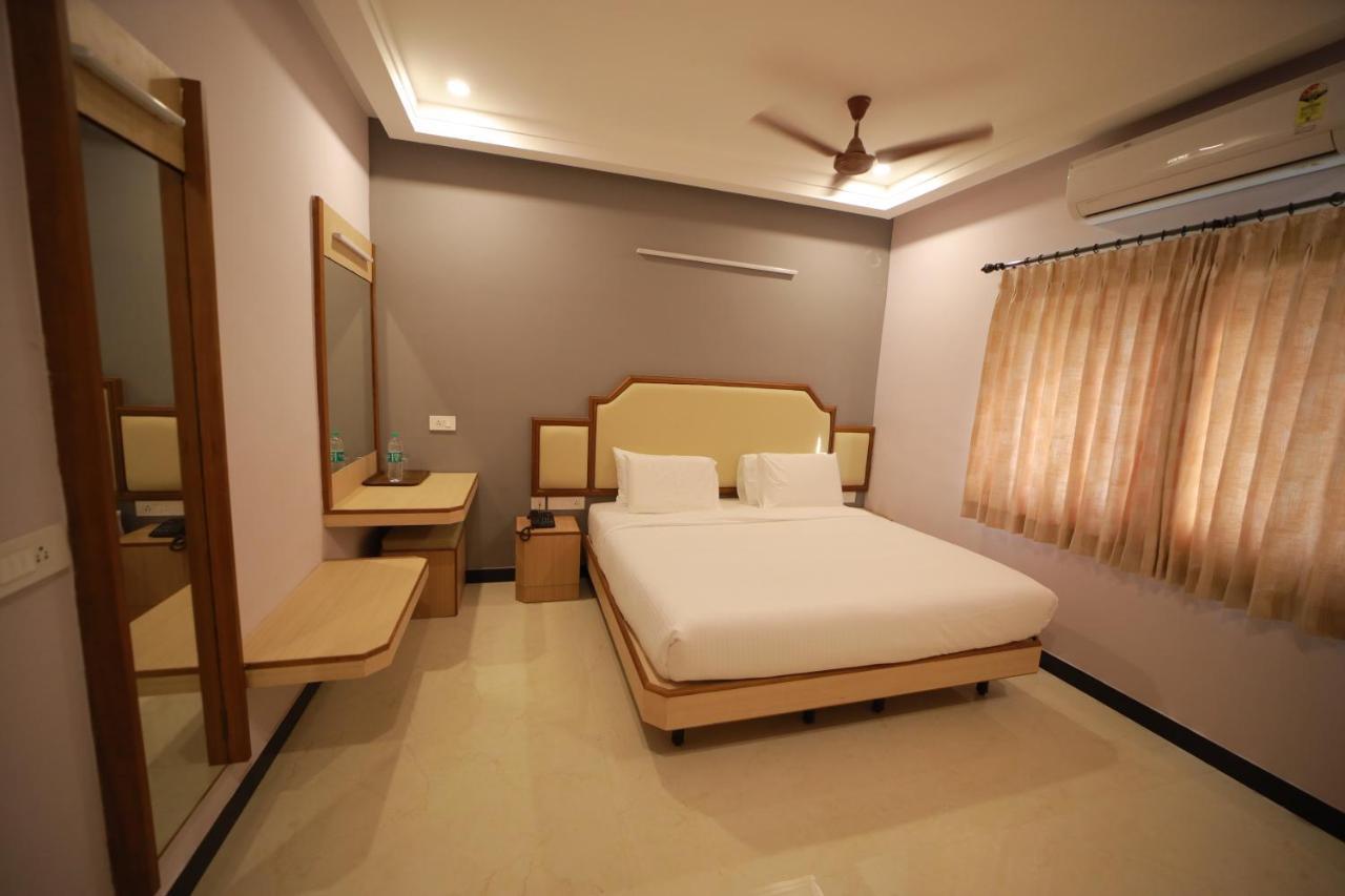 Majestic Hotel Madurai Extérieur photo