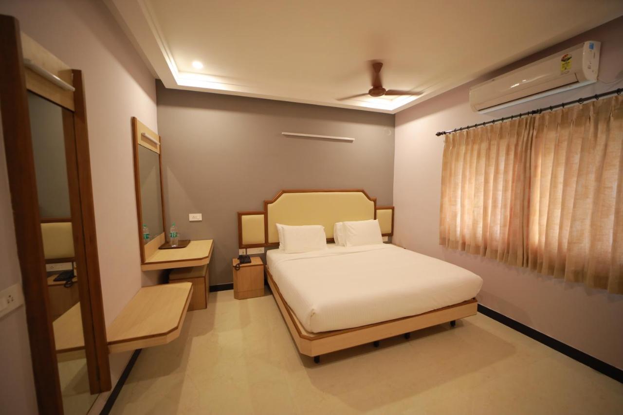Majestic Hotel Madurai Extérieur photo