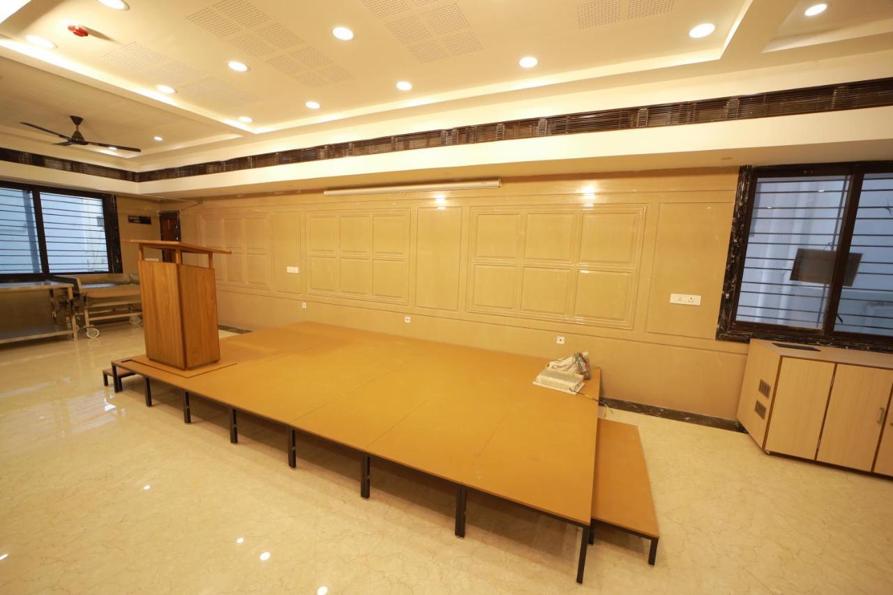 Majestic Hotel Madurai Extérieur photo