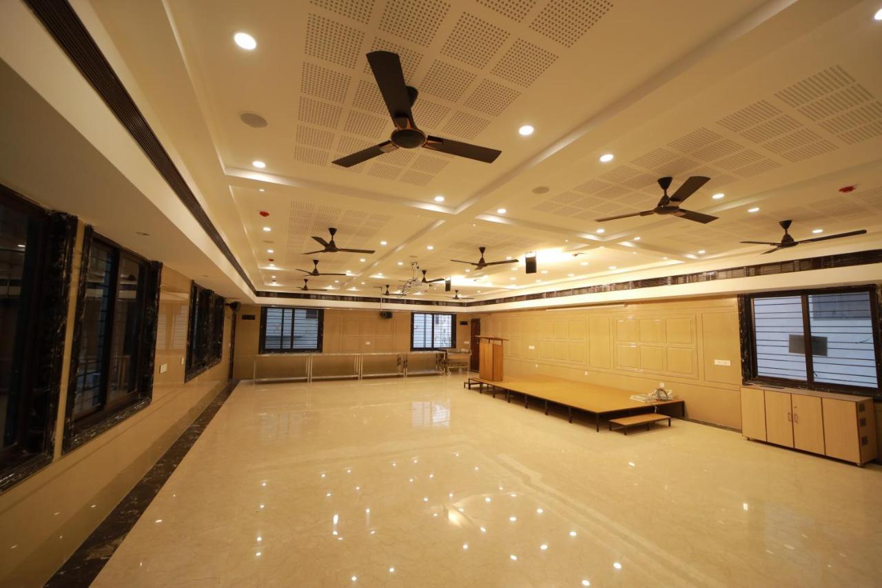 Majestic Hotel Madurai Extérieur photo